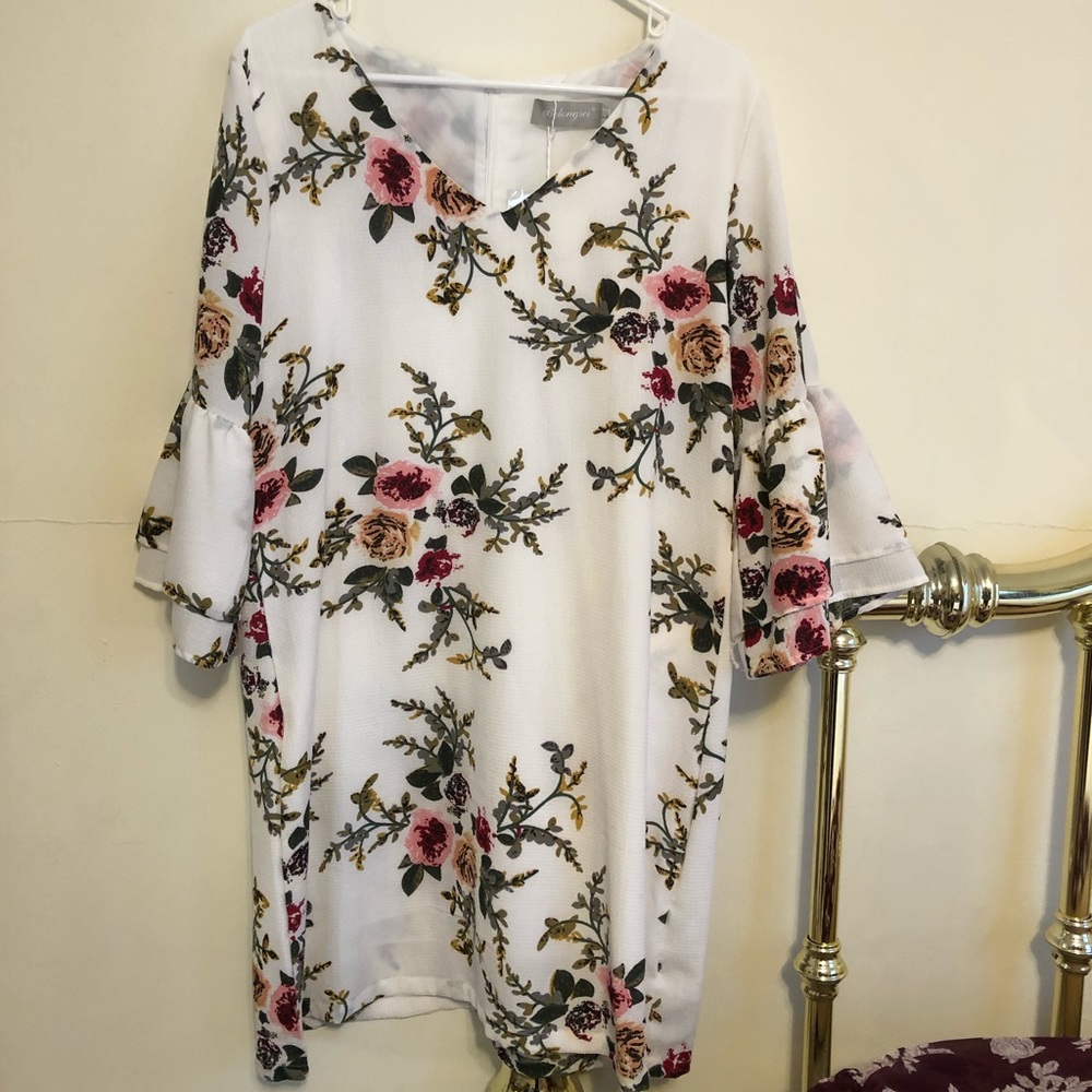 Size L beautiful white floral dress